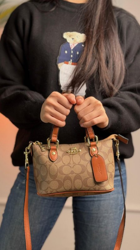 كاكي شعار مع بني